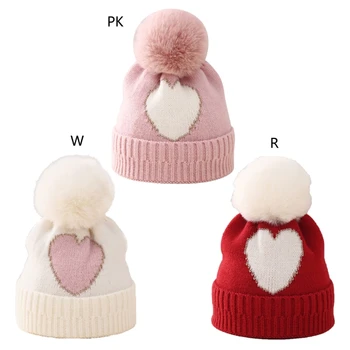 Мягкая шапка с вышивкой в виде сердца, зимняя теплая шапочка-комочек для ребенка, красный / белый /розовый 066B