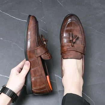 Роскошные дизайнерские кожаные туфли с кисточками в британском стиле для мужчин, повседневные универсальные классические лоферы, Свадебная официальная обувь