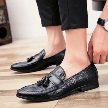 Мужская повседневная кожаная обувь Обувь для вождения Мужские Лоферы Мокасины Модельные туфли Для мужчин Новые Итальянские туфли с кисточками