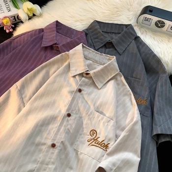 Американская рубашка в полоску в стиле ретро, Мужская Винтажная Повседневная рубашка с вышивкой буквами с короткими рукавами, Летняя Свободная куртка на пуговицах в Гонконгском стиле