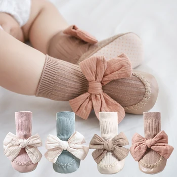Осенне-зимние носки для маленьких девочек, Носки для новорожденных с бантом, Носки для младенцев, нескользящие Мягкие хлопковые носки в пол, 11-13 см
