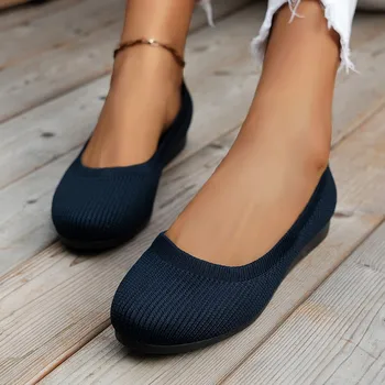Демисезонная повседневная обувь для женщин, вязаные тонкие туфли-лодочки без застежки, дышащие женские лоферы из ткани с круглым носком большого размера